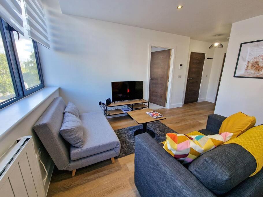 Free Parking: Old Trafford Apartment Manchester Esterno foto