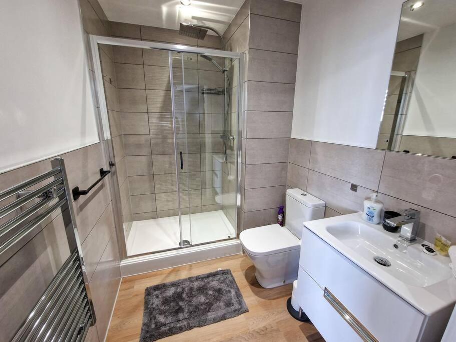 Free Parking: Old Trafford Apartment Manchester Esterno foto
